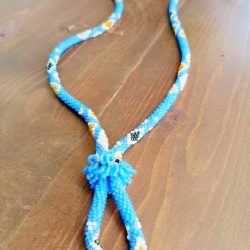 Ќустек ороводник рачно изработен од монистра