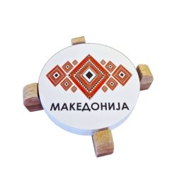 Сет од 4 подметачи за чаши ” ТРАДИЦИОНАЛЕН ВЕЗ ”